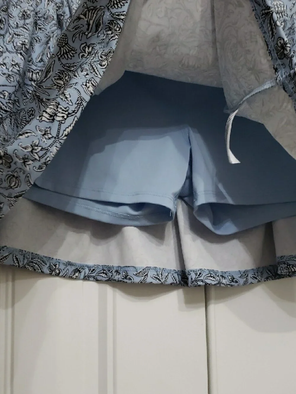 Laura Ashley Blue Floral A-Line Women's Skirt Size Large - Picture 4 of 8